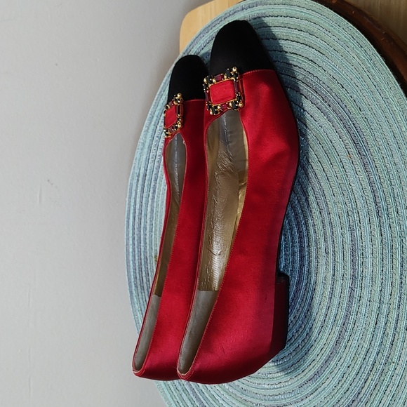 Salvatore Ferragamo Red Satin Adorned Size 8B 1 inch Heel. - Picture 4 of 10